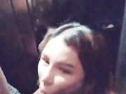 气质性感的极品美女和几个朋友酒吧聚会,喝多了被大屌男三言两语哄到卫生间自己脱掉丁字裤求操,粉嫩小逼,国语!