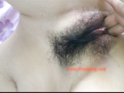 女友清纯白嫩的大学表妹送了不少礼物终于半推半就干了她,坚挺美乳,饱满粉嫩的极品蝴蝶美穴轻轻抽插都淫叫!