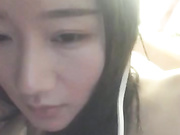 貌似喝了不少酒的可爱型美女直播狼友们刷了不少礼物让她自慰一下