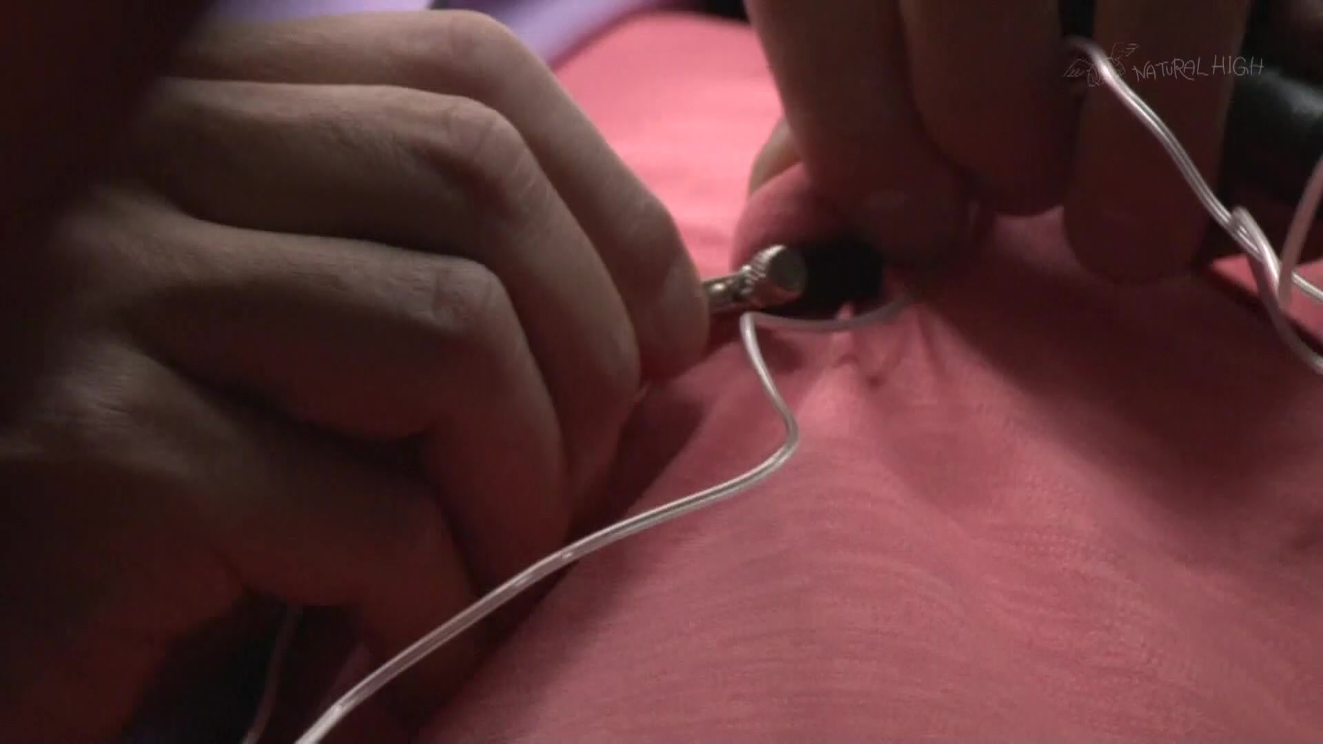 [NHDTA-986] 反抗按住衣服不被脫 着衣玩弄乳头色狼的洗礼 - 5of5