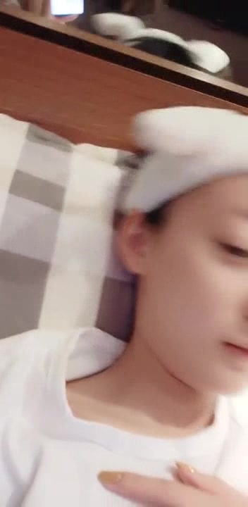 很是清纯可爱漂亮嫩妹和炮友开房大秀 妹子也就十七八的样子 木耳很粉嫩 口交啪啪洗澡很诱人