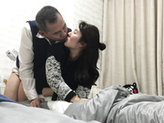 公公宝刀未老与岛国范儿媳偷情操炮 无套后入不停怼操 完美露脸 国语对白