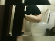 陪酒高跟小妹上厕所