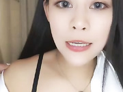 外卖小哥的上门服务，纹身渣女点餐要求啪啪吃奶子很熟练，把鸡巴吸的胀起来，无套激情抽插表情骚叫声淫荡