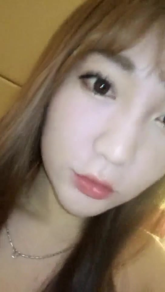 乖乖的小萝莉TS清幽，酥酥的乳房 吃起jj来毫不含糊，舌头太会舔了！