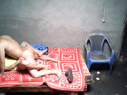 棚户区简陋炮房铲车司机大叔没活出来找齐B短裙鸡妹泄泄火J8早已硬梆梆脱光直接就干屌还挺大疯狂输出内射