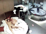 【360】补漏 经典豪华浴缸房精选 视角独特画质清晰，小伙抠穴啪啪大胸女友，身材好颜值不错被狂插几次