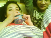 【稀缺资源】流出经典之骚逼君君 打电话有点想哭了，床上和男友摸奶舔屁股，很耐看的良妻