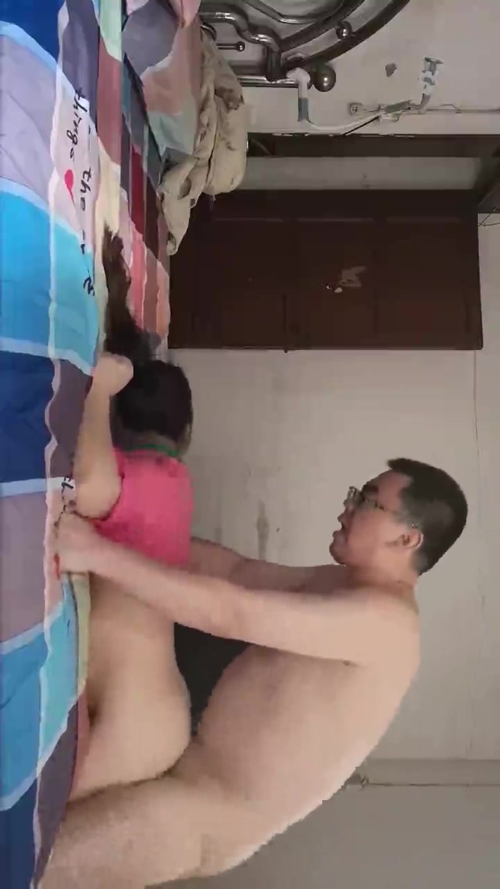 朋友的老婆出租屋偷情