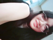 外表清纯斯文知性大学生闷骚眼镜妹内心淫荡至极不停挑逗男友还说来呀来呀实在受不了按倒床上扒光尽情发泄国语对白