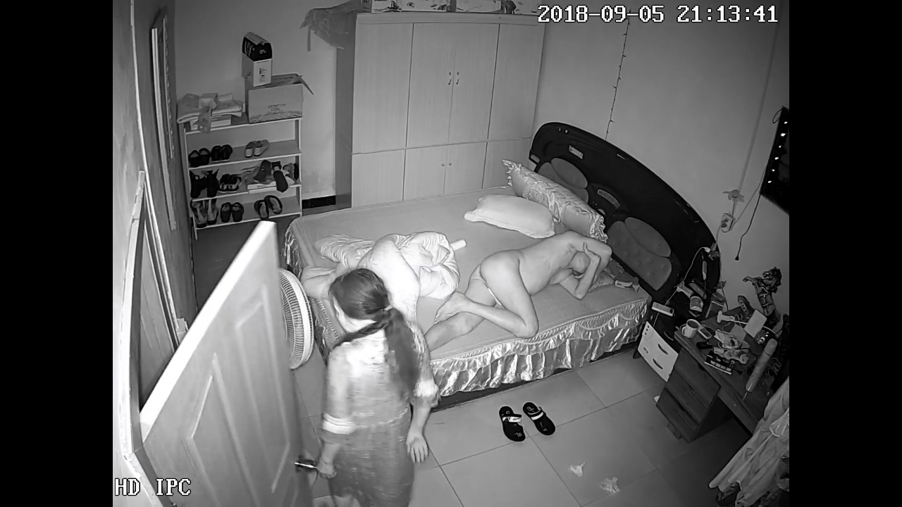 【精品推薦】【家庭偷窺第三季】最新破解家庭攝像頭拍攝到的小夫妻日常啪啪過性生活（第十部）原版高清