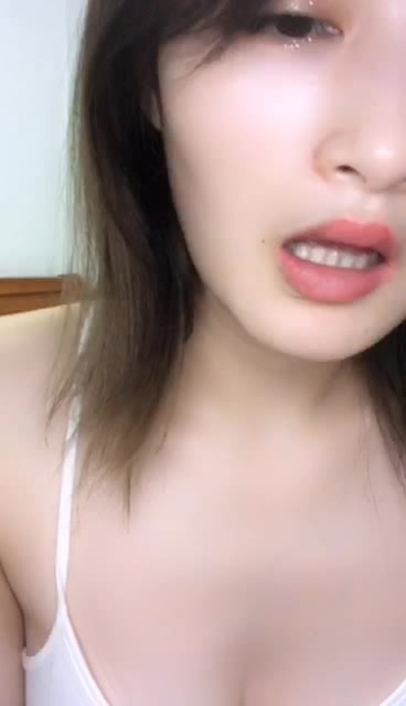 颜值不错大奶妹子自慰秀 道具JJ口交床上自摸扣逼呻吟娇喘 很是诱惑喜欢不要错过