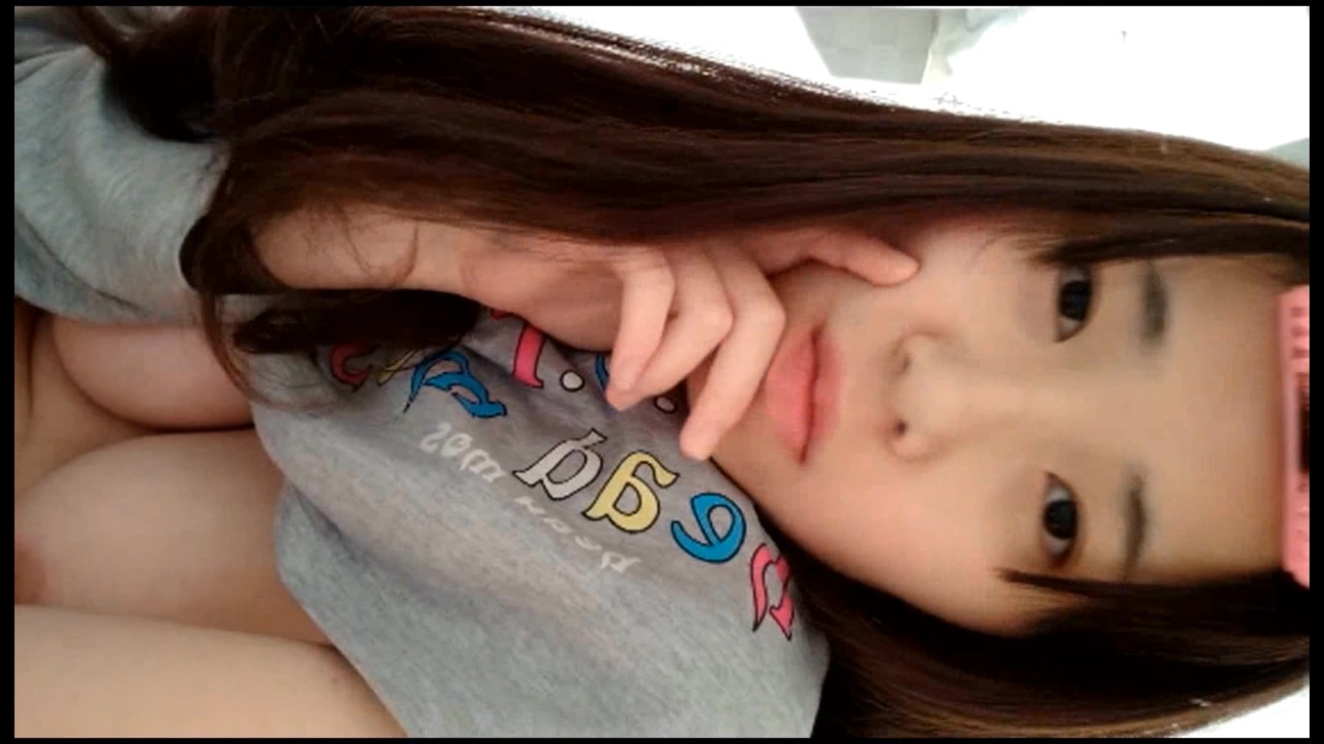 百度云流出自拍《新婚大喜发现豪乳伴娘和新郎原来有一腿》干了新娘操了闺蜜伴娘,一枪战2女.1080P无水印版!