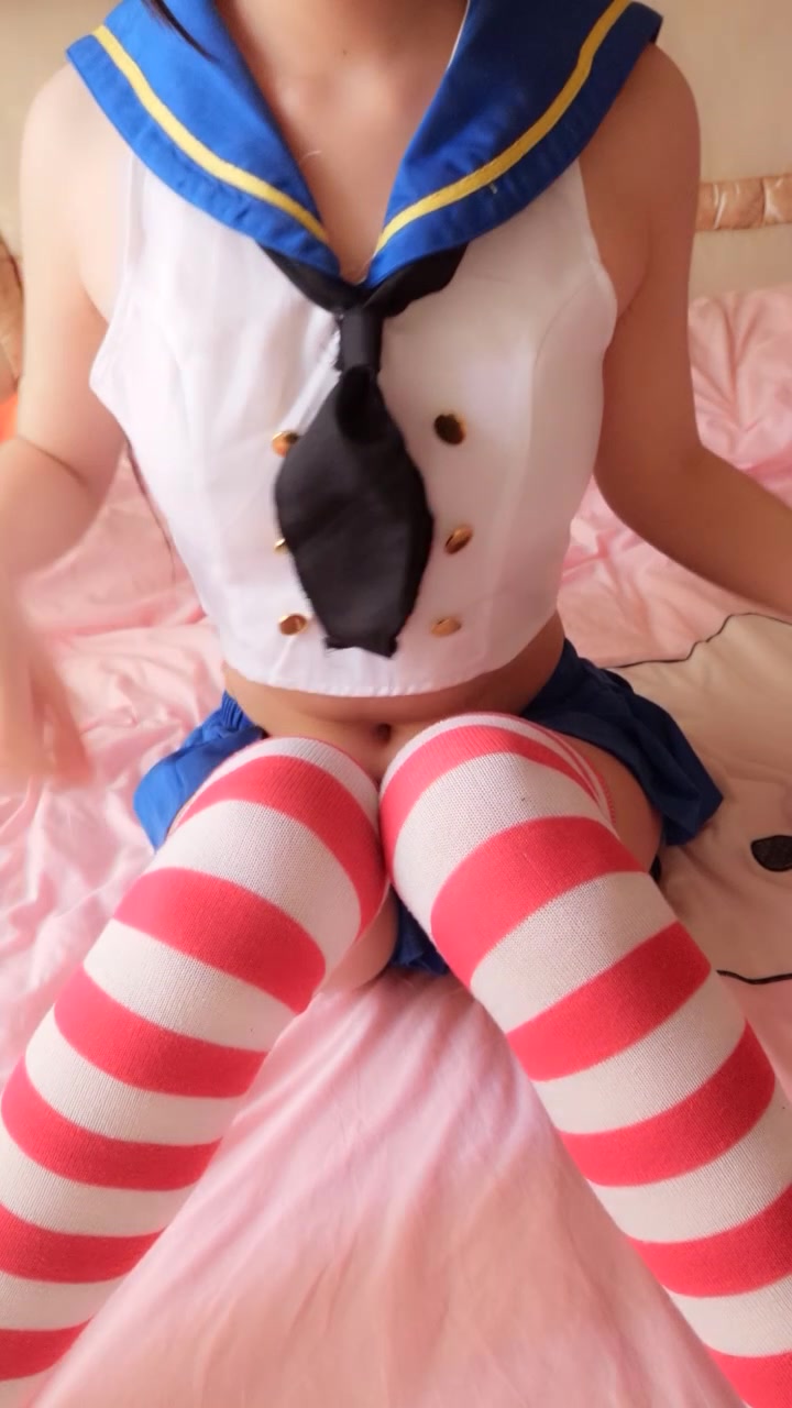 美乳小美腿自摸诱惑好粉嫩