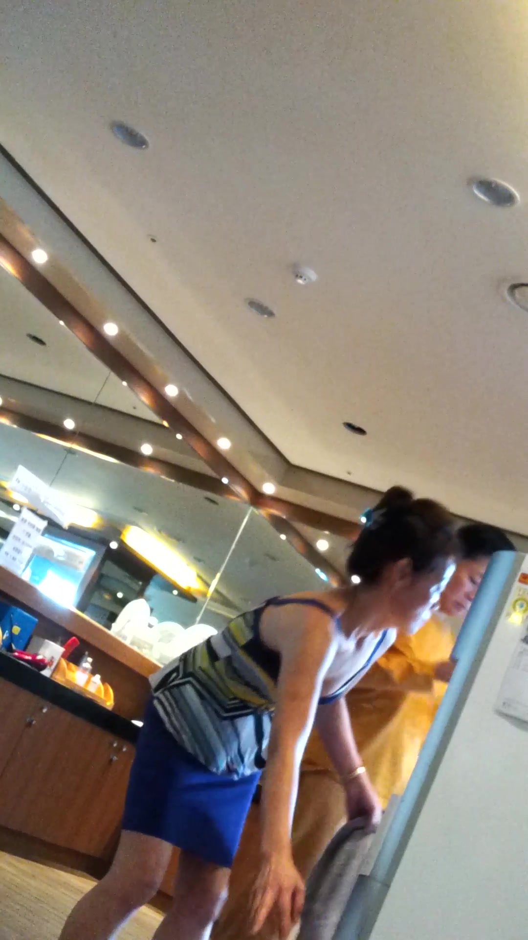 【全網首發】【洗浴偷拍】2020新品，公共女浴室全裸偷拍 雪白肌膚形態各異絕對引爆妳的眼球～原版高清