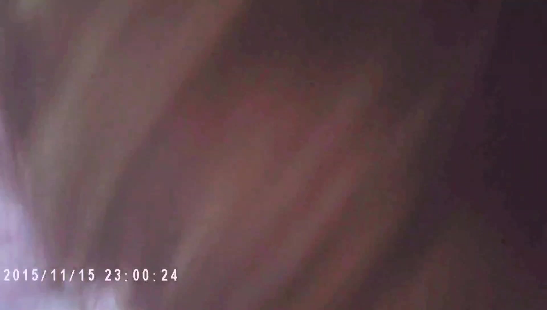 在网盘中找到以前和小姨子偷情一段视频，给我口爆，全程高速，小姨子怕姐姐回来，用隐形偷拍设备录的，所以照不到全面，只能凭感觉录