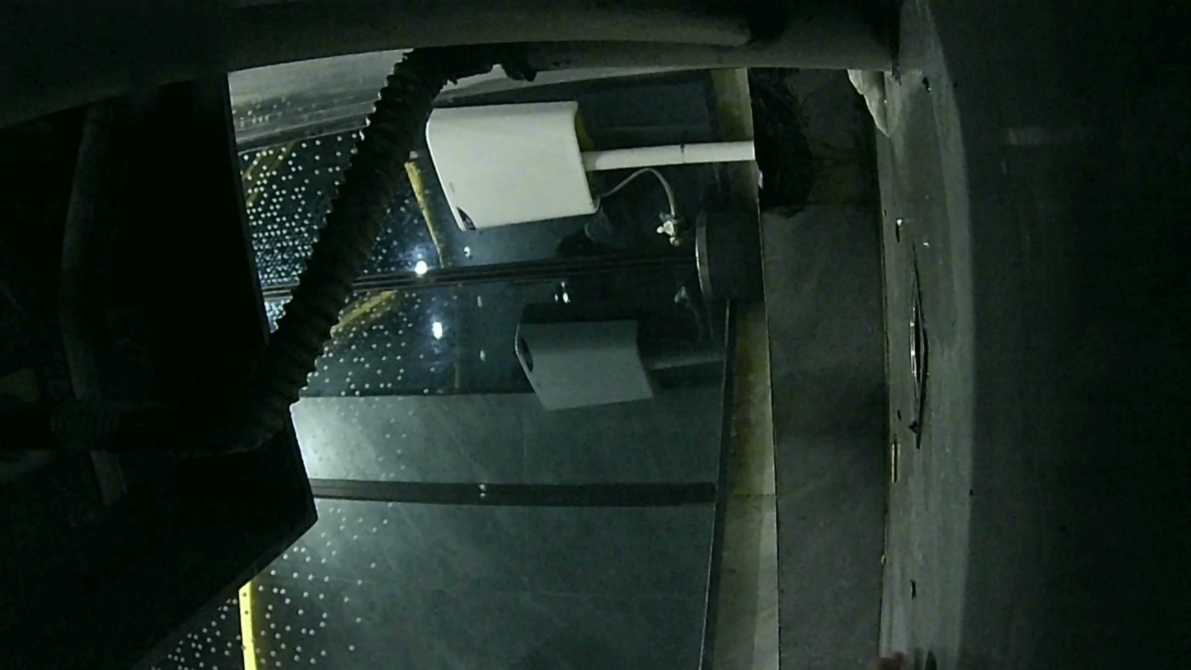 2023 四月份 全景厕所 偷拍 某酒吧陪酒00后美女