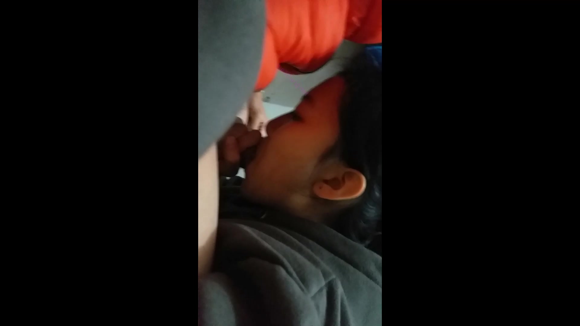 极度反差清纯美丽大学生妹子与男友性爱自拍流出私处又粉又水