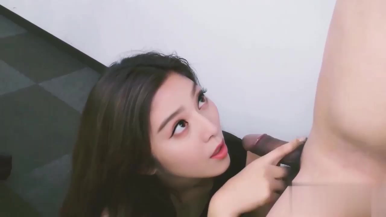 【AI巨星性体验】范冰冰 办公室黑丝跪舔骑乘