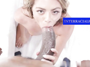 光滑白嫩人妻与老公性爱一深光滑精油干的真爽