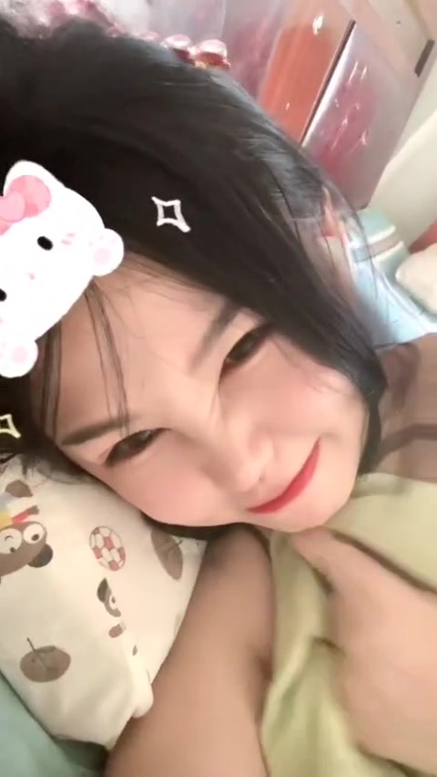 激情抽插外表清纯，内心十分淫荡的少妇