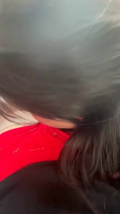 【网曝热门事件新瓜】宾利车主肆意妄为约炮外围女车震深喉口爆 按着头使劲裹 果然是车标决定女人质量