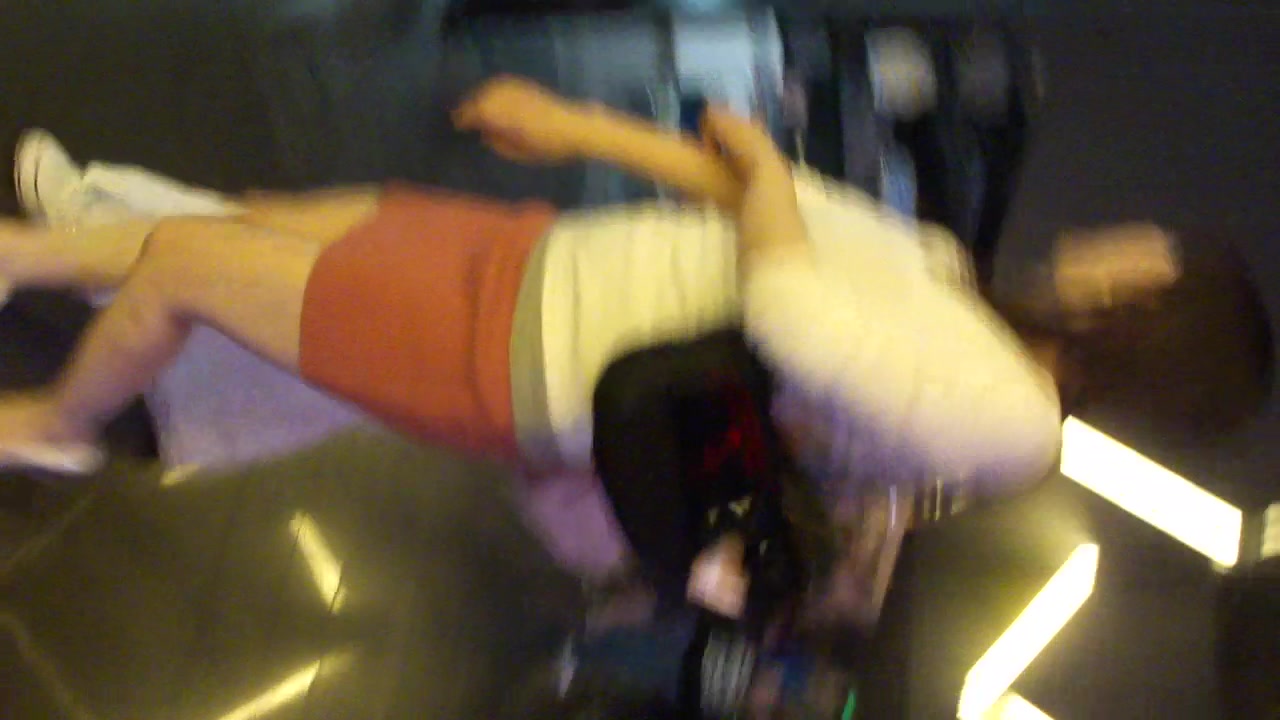 露脸裙底偷拍系列