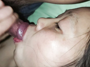 （全网唯一）近距离拍摄偷情少妇王加雪口交饥渴吃精液的表情