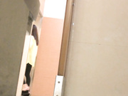某大型商場公共女廁拍攝到的各式美女少婦如廁 有個顏值高的連衣裙妹子脫掉裙子看胸型很完美 1080P高清原版