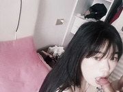 2024那个夏天女友在家里开着空调吃着鸡