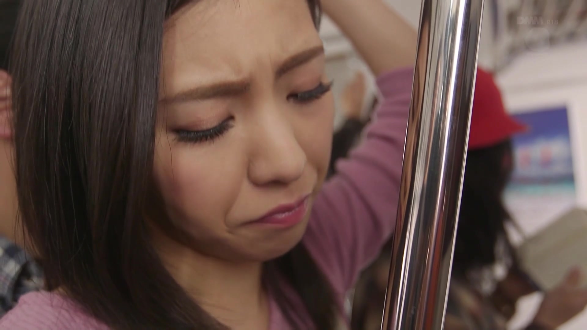 [JUY-155] 人妻美術モデル痴漢電車 ～身体を浸食する淫らな囁き～ 若葉加奈 【破解】 - 1of5