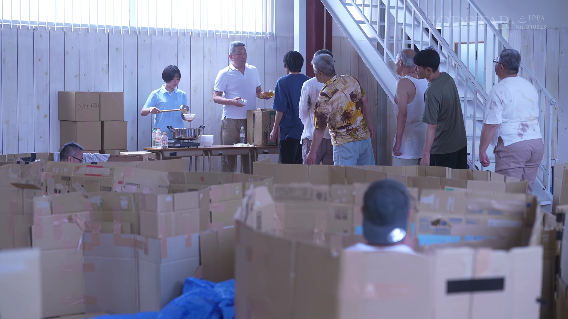 START-460 【性処理救助】避難生活で正義感あふれる災害レスキュー隊員が救助の一環として、集団中出しを受け入れるまでの1か月間 柴崎はる - 1of5