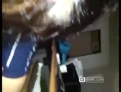 中年妇女在办公室给同事口交