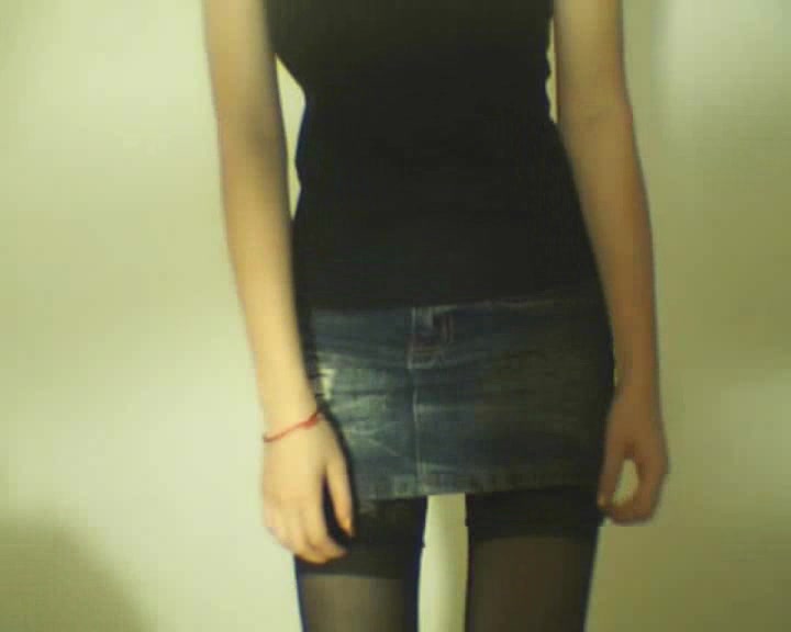 妖媚KIKI牛仔黑丝袜裸舞自慰嫩穴出水高清自拍视频