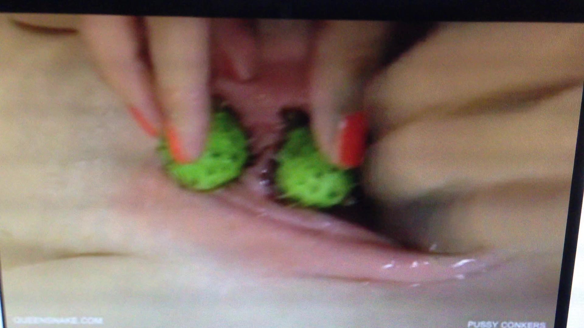 让你们见识见识什么叫牛逼，带刺的都敢塞