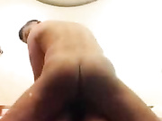 猛男爆操淘宝模特呱唧呱唧插逼声音清晰可见，男的射的时候叫的好爽，给模特逼逼都操坏了