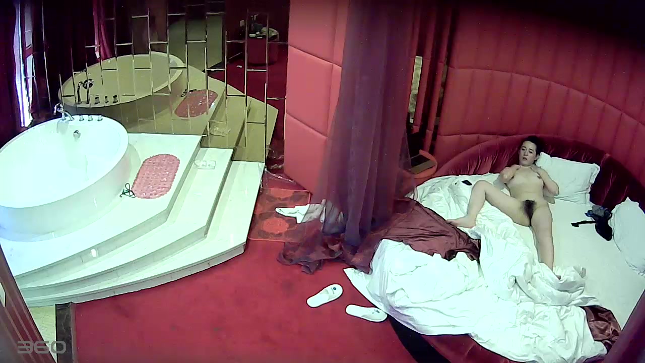 情趣酒店偷拍胖哥带性感情人开房啪啪