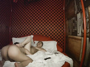 偷拍情趣酒店极品白嫩少妇和中年大叔开房啪啪