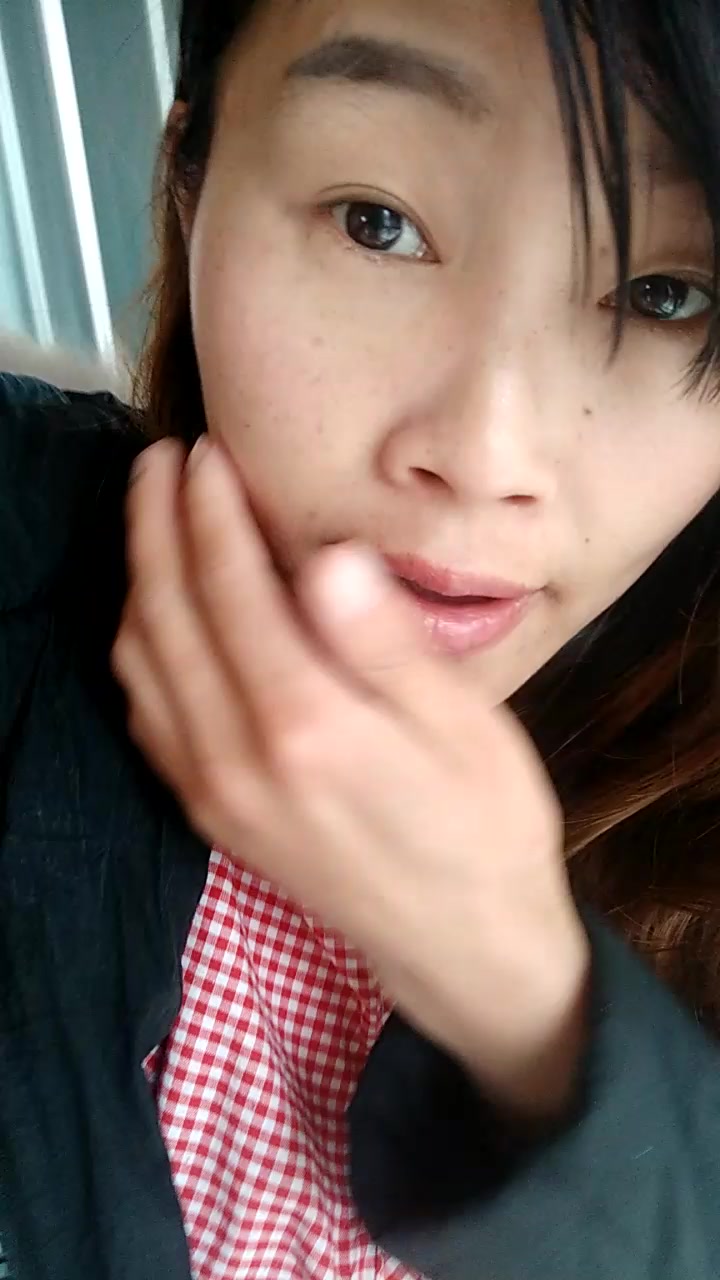 露脸成熟黑逼少妇尿尿1