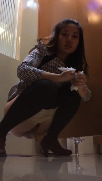 商场厕拍系列 这期女主的颜值都很不错