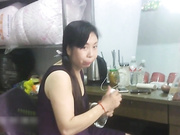 棚户区底层嫖妓小超市的货架原来暗藏玄机爽完出来继续教学搭讪站街妹对白有趣